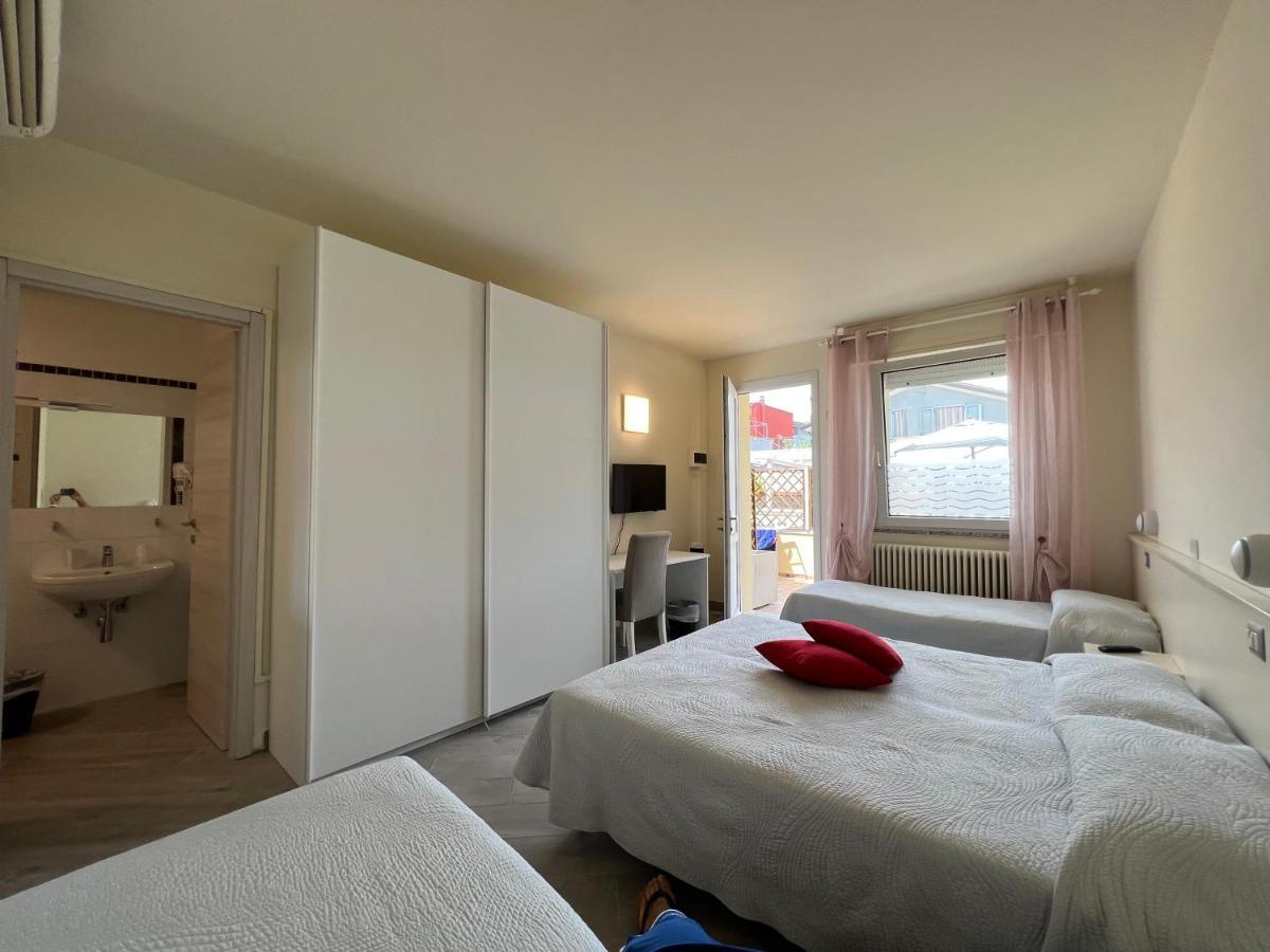 Hotel Locanda Rosy Cattolica Kültér fotó
