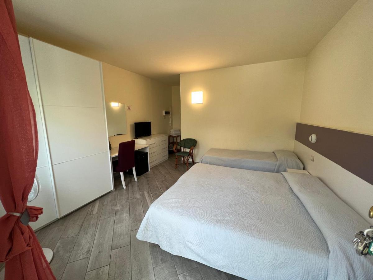 Hotel Locanda Rosy Cattolica Kültér fotó