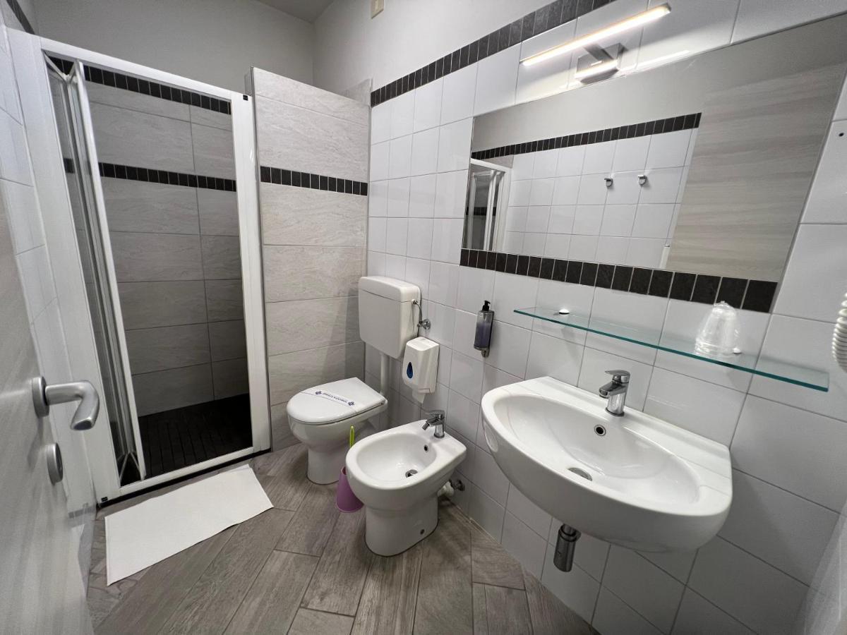 Hotel Locanda Rosy Cattolica Kültér fotó