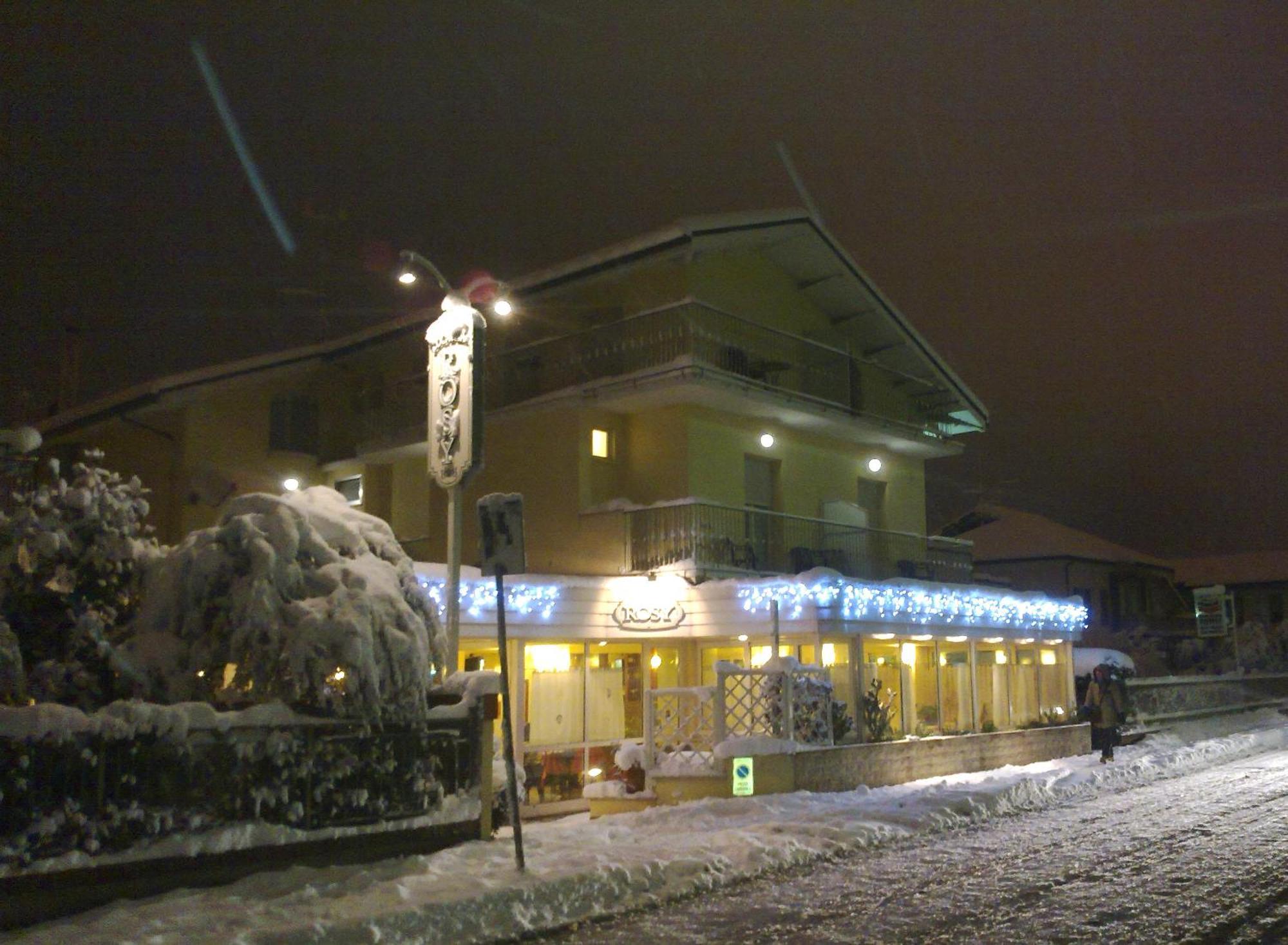 Hotel Locanda Rosy Cattolica Kültér fotó