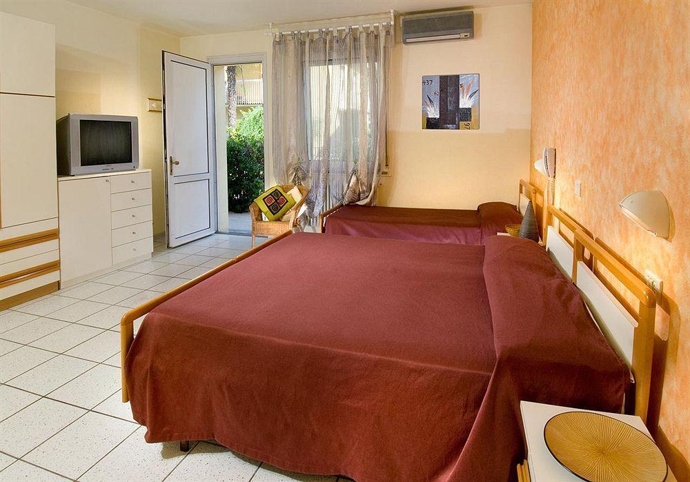 Hotel Locanda Rosy Cattolica Kültér fotó