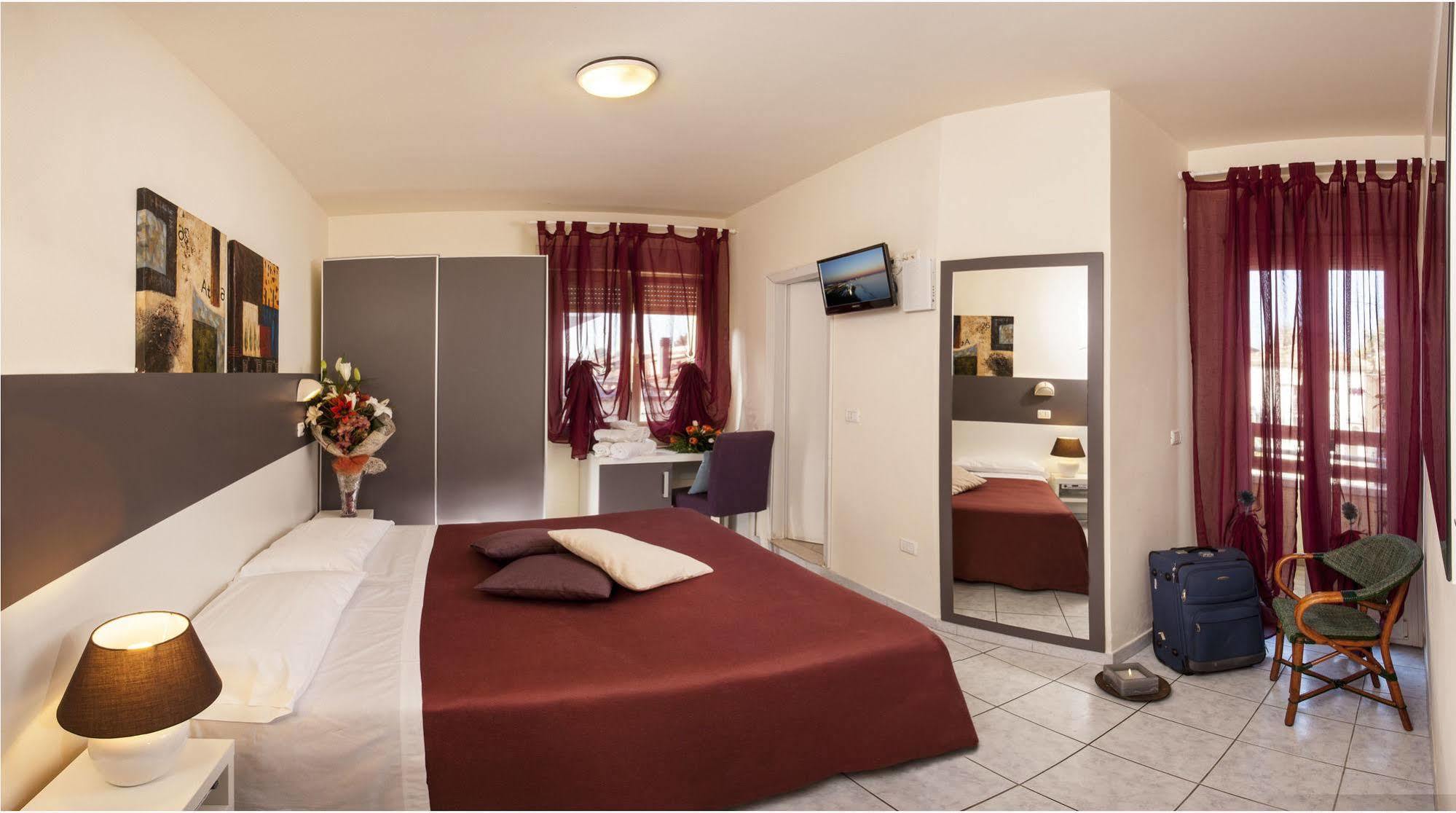 Hotel Locanda Rosy Cattolica Kültér fotó