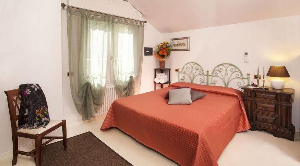 Hotel Locanda Rosy Cattolica Kültér fotó